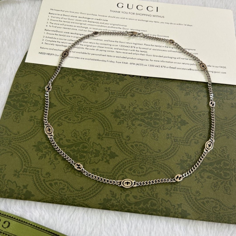 G*u*i necklaces